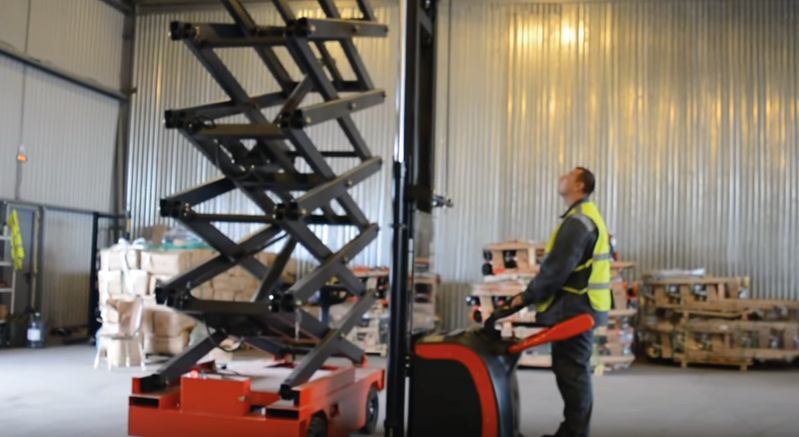 Самоходный штабелер OXLIFT 4.5 м 2 т