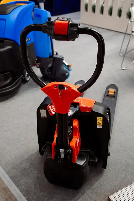 Фотогалерея: OXLIFT на выставке CeMAT Russia (16–18 сентября 2025 г.) 39