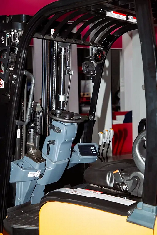 Фотогалерея: OXLIFT на выставке CeMAT Russia (16–18 сентября 2025 г.) 56