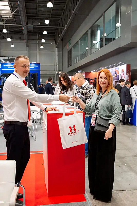 Фотогалерея: OXLIFT на выставке CeMAT Russia (16–18 сентября 2025 г.) 9