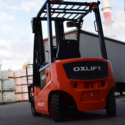 OXLIFT RX 2030 3 М: как электрический погрузчик решает главные проблемы российского склада